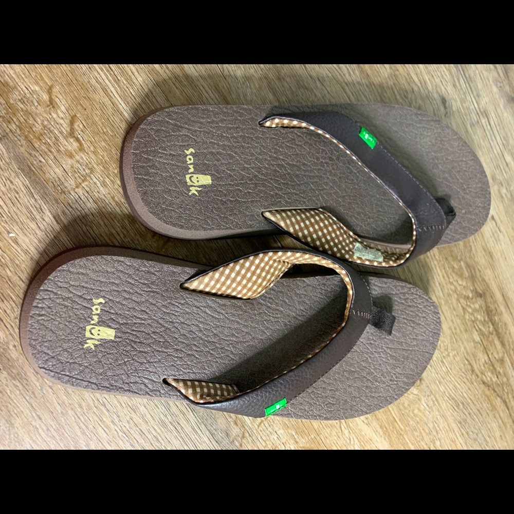 Snails sandals brown size 7